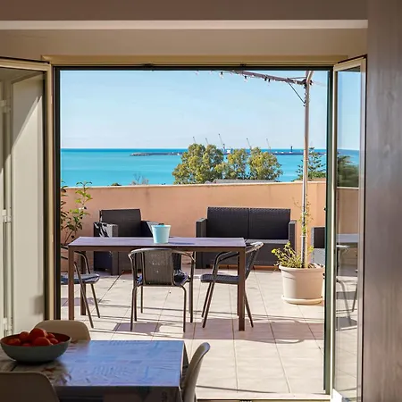 Attico Terrazza Cielomare Seaview ポッツァッロ