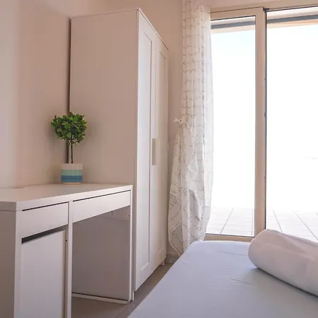 アパート Attico Terrazza Cielomare Seaview ポッツァッロ